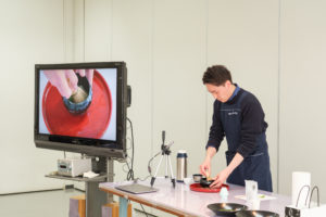 平塚市美術館にて「抹茶教室」を開催しました。